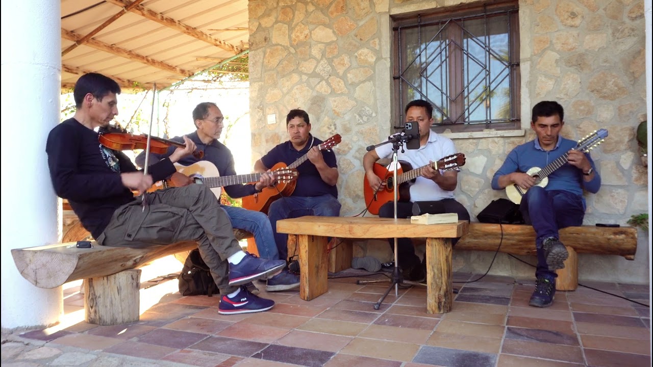 CORCULLA..Música Ayacuchana,  ( más  allá  del olvido) reunión musical en fraga Huesca - España.