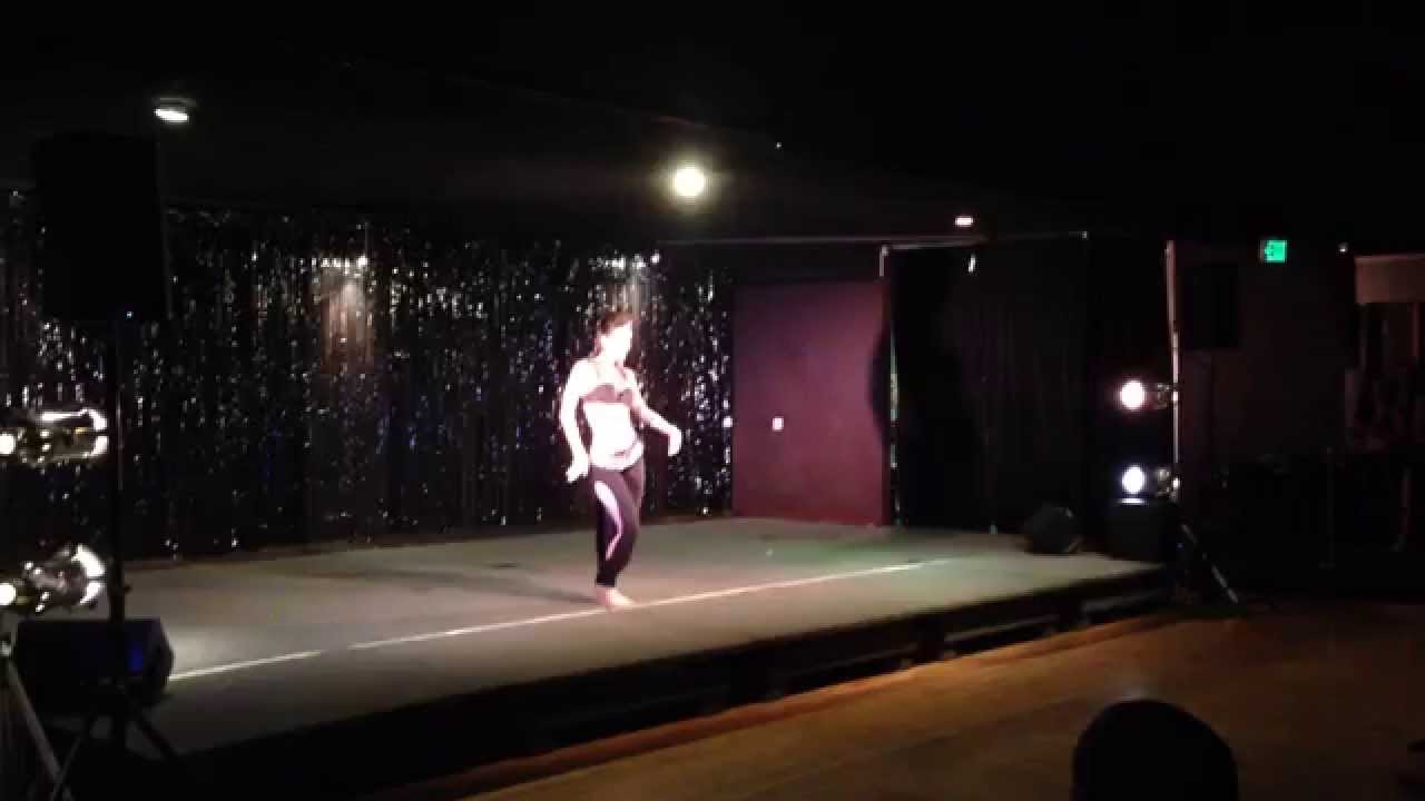 Sara lyn performs at Fusion Fest 2015