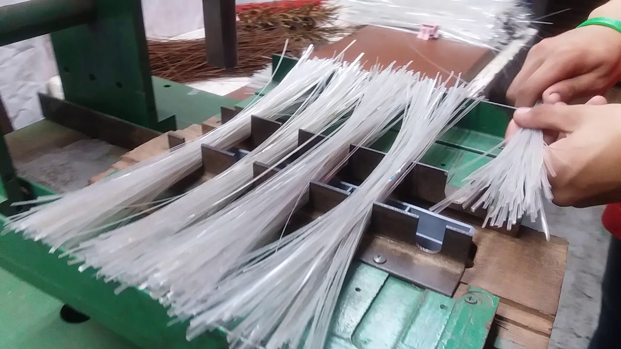 FABRICAÇÃO DE VASSOURA PET.