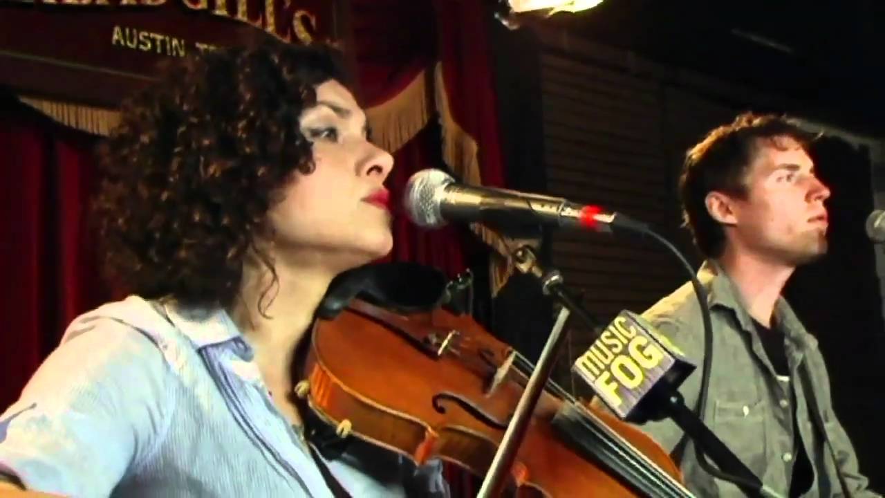 Carrie Rodriguez 
