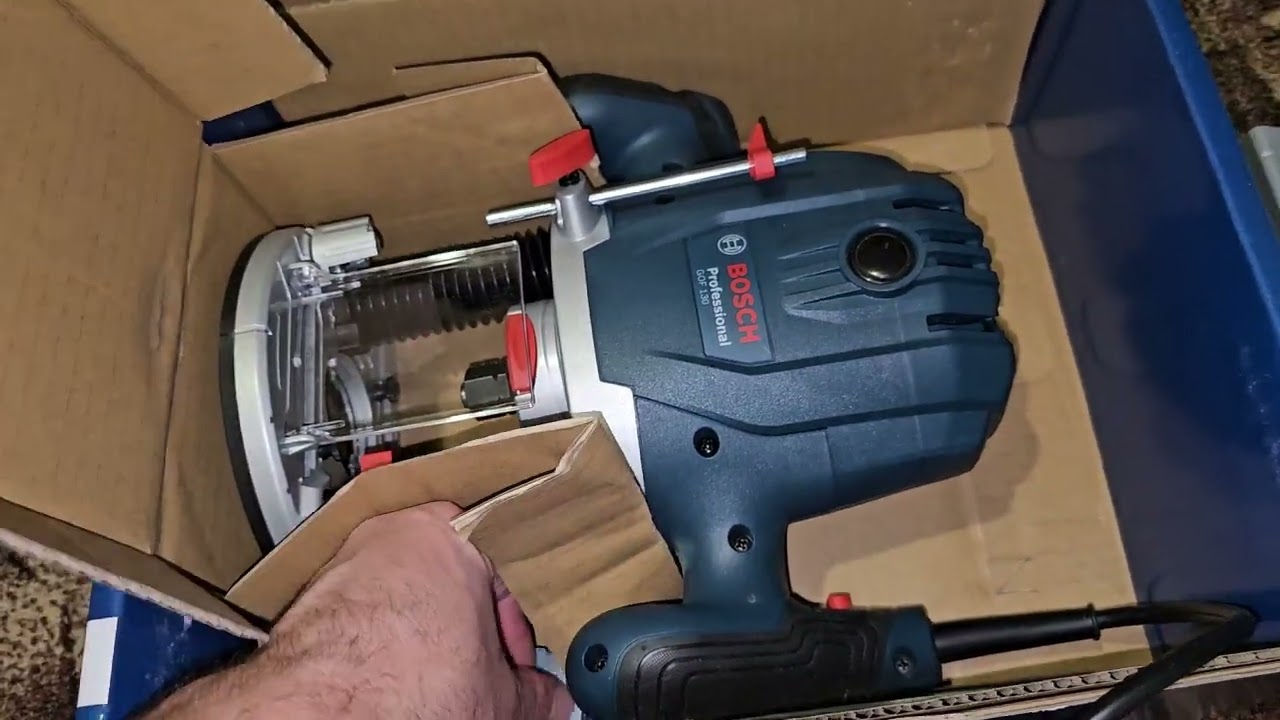 Фрезер Bosch GOF 130 Professional 06016B7000. Распаковка.