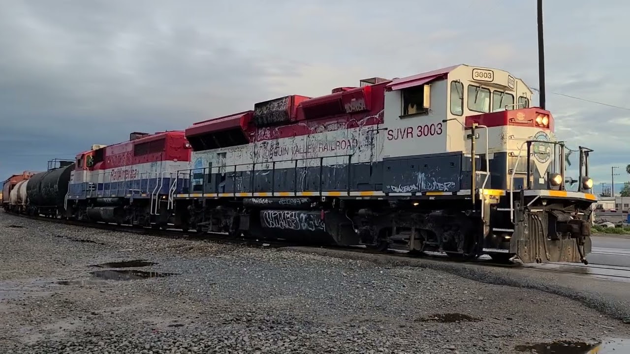 SJVR Heading for the BNSF Yard in Bakersfield CA