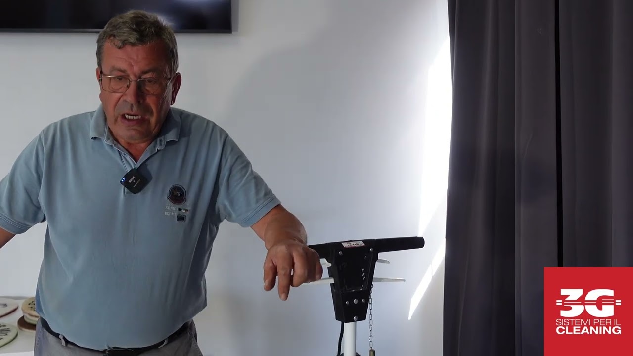 Pulizia professionale con la mono spazzola e con tutti e 5 i dischi per la levigatura su marmo