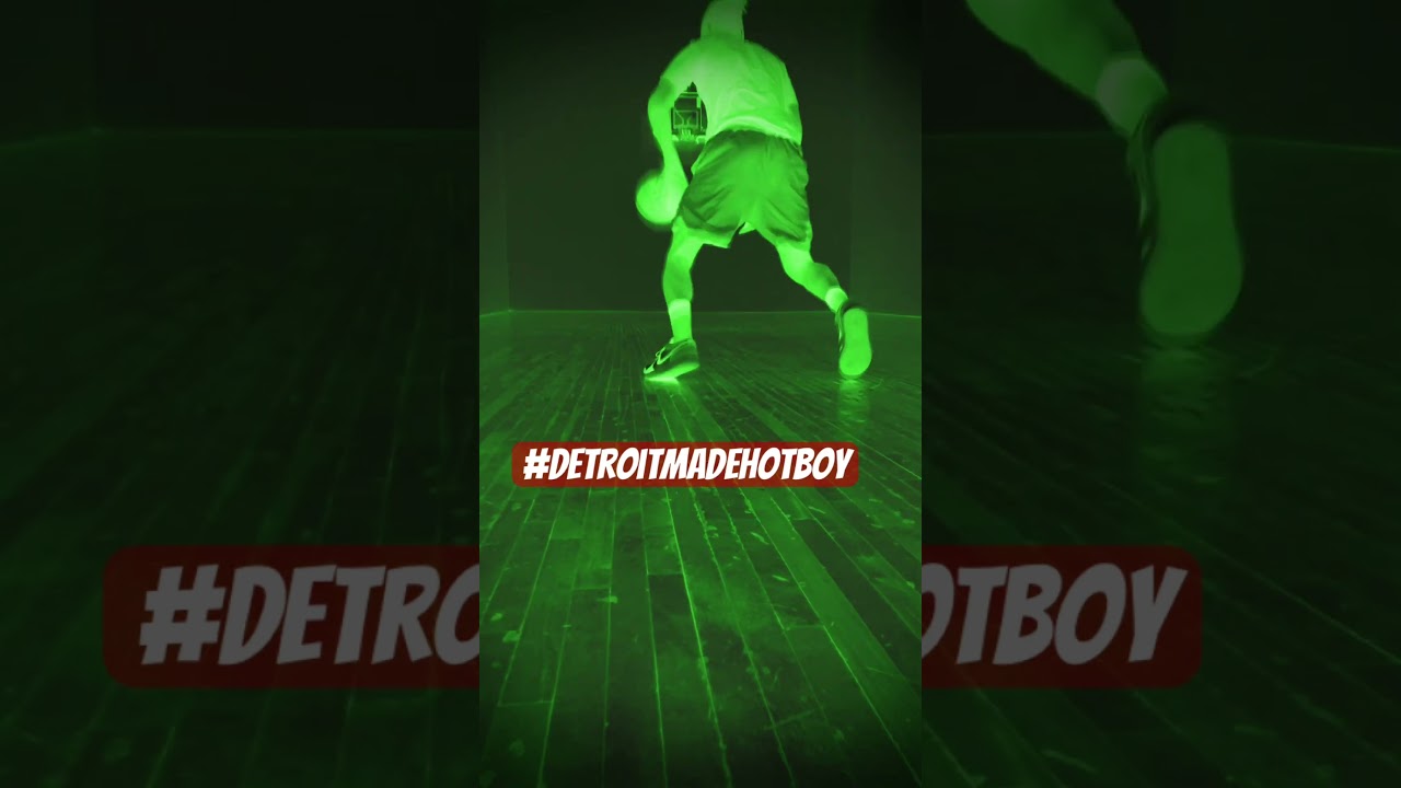 Hardwork pays off when talent fails! #trap #detroitmadehotboy #training #basketball #motivate 🏀