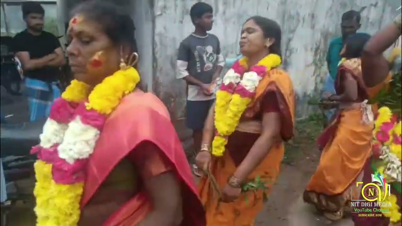பெண்கள் சாமியாட்டம்