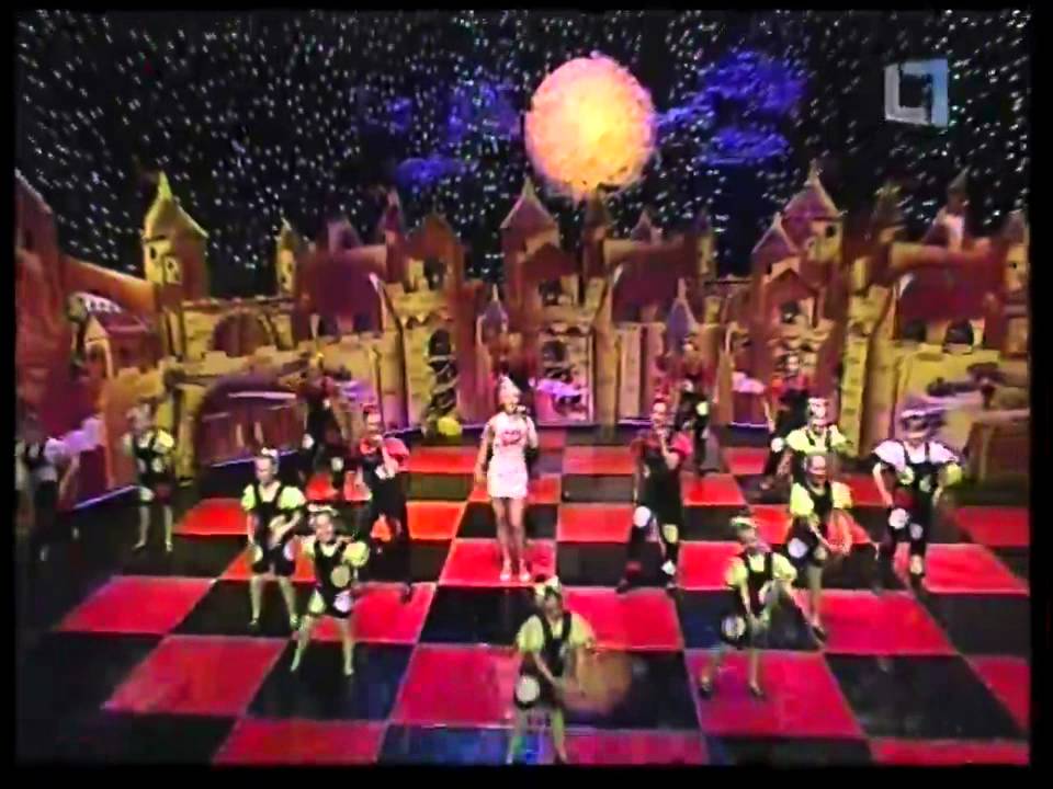 VESTA IR BIČIULIAI - APKABINAI