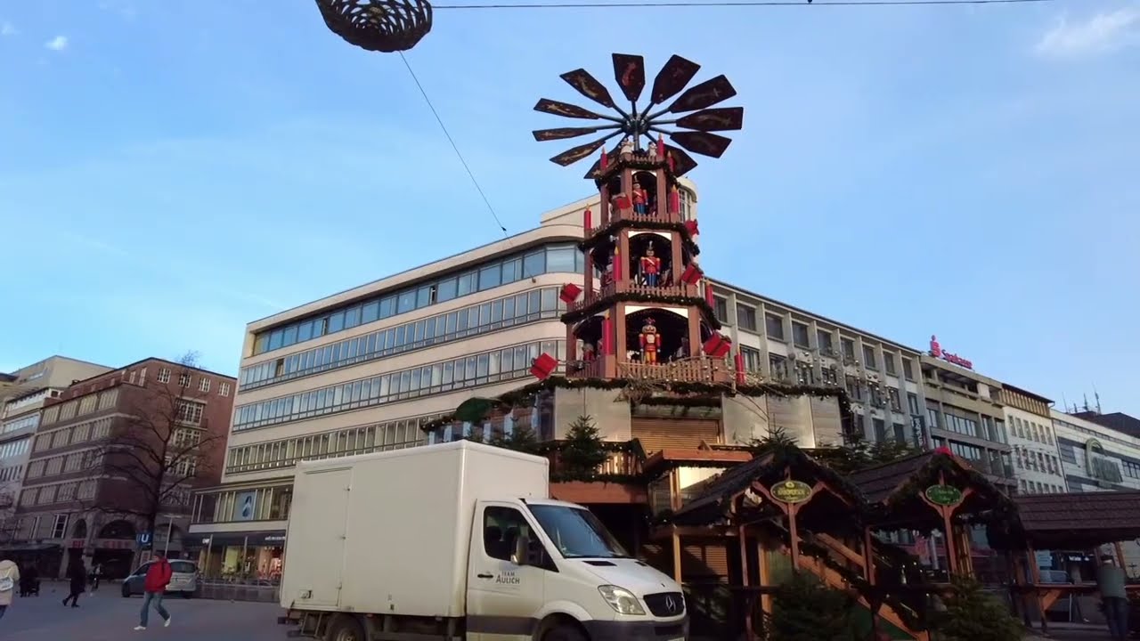 Spaziergang in Hannover mit Gang zu Weihnachtsmärkten und Rathaus