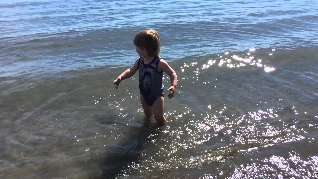 Plantschen im Meer (Nerja 2014)