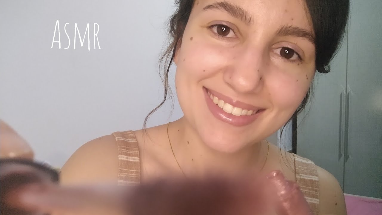 ASMR Maquiando você (gatilhos invisíveis)
