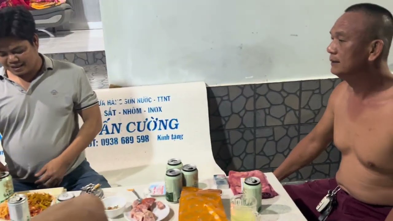 Nướng bánh tráng cùng con cháu