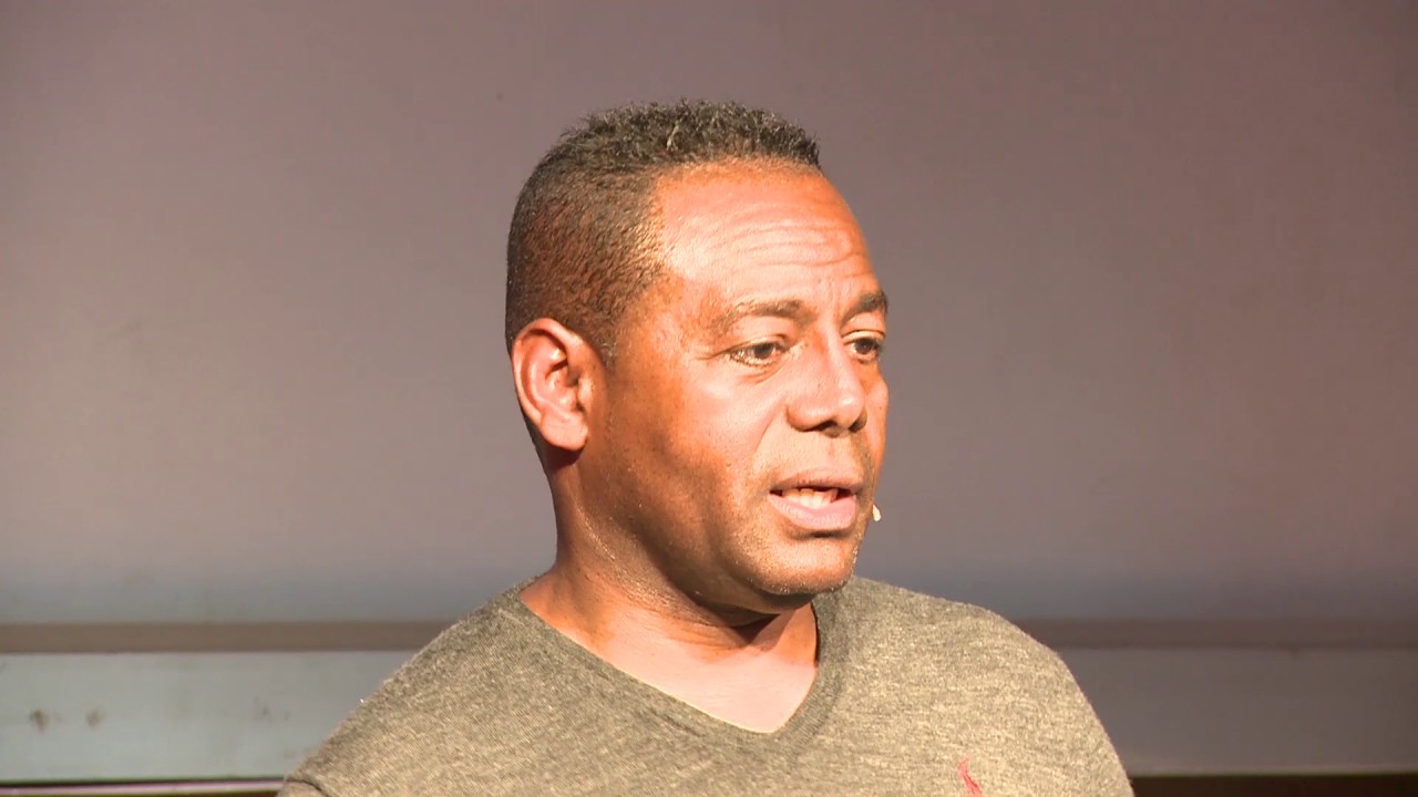 Noqueando la pobreza | Fidel Bassa | TEDxSantaMarta
