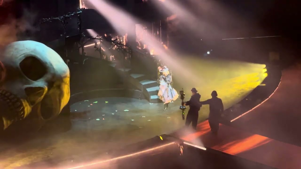 Lady Gaga, love drug (Accor Arena Paris 22/11/2025)