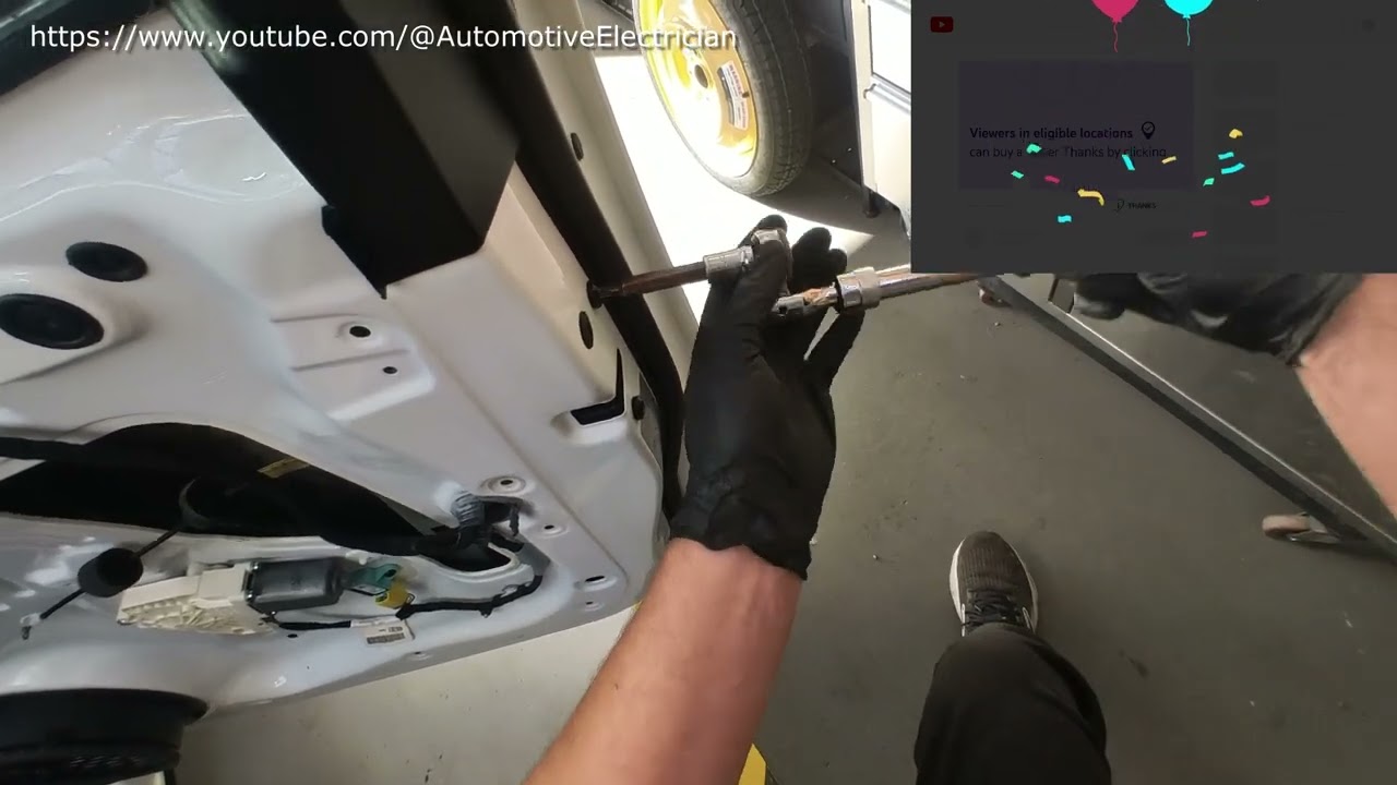 How to Safely Remove the Door Card Panel and Door Lock in Audi Q5 2009 – DIY Tutorial