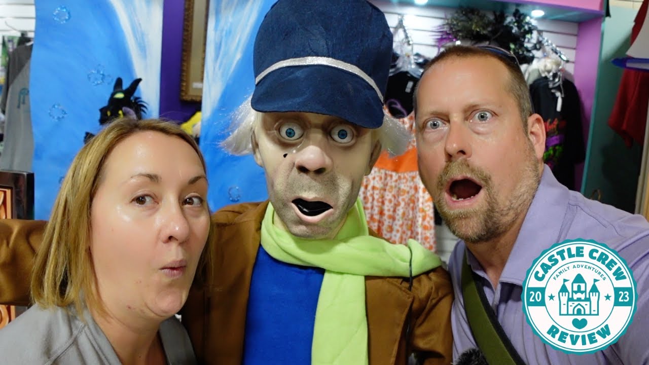 A fun visit to the Lakeland Antique Mall / Lots of Disney and Universal Collectibles and Memorabilia