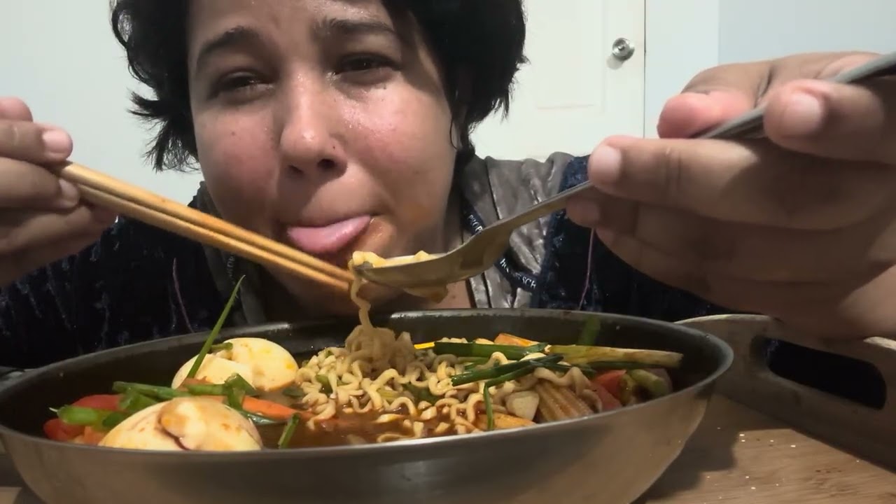 HOTTEST RAMEN - NIGHTTIME BEDROOM SWEAT 🥵 🍜 