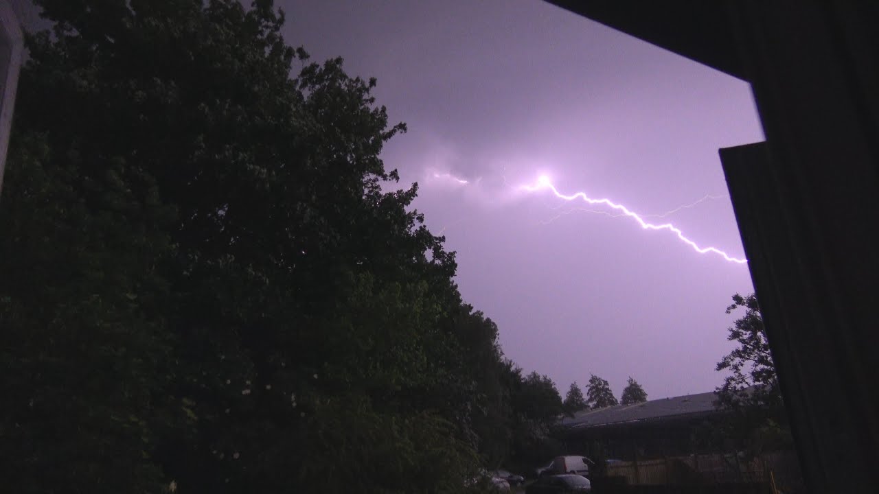Elevated thunderstorm in Canterbury, Kent 18-19/05/2022