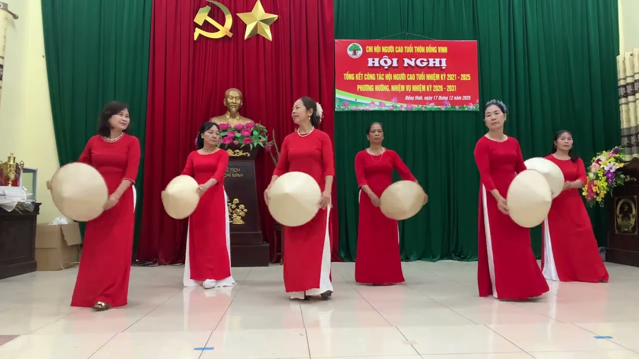 Múa bài quê hương nghĩa mẹ tình cha 