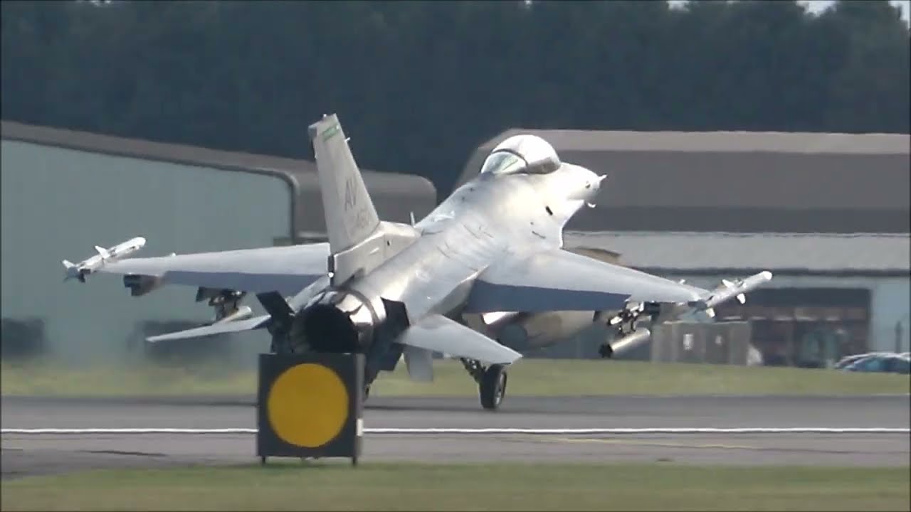 Afternoon with the 555FS Aviano F-16CMs at RAF Lakenheath on R/W 23 in use.
