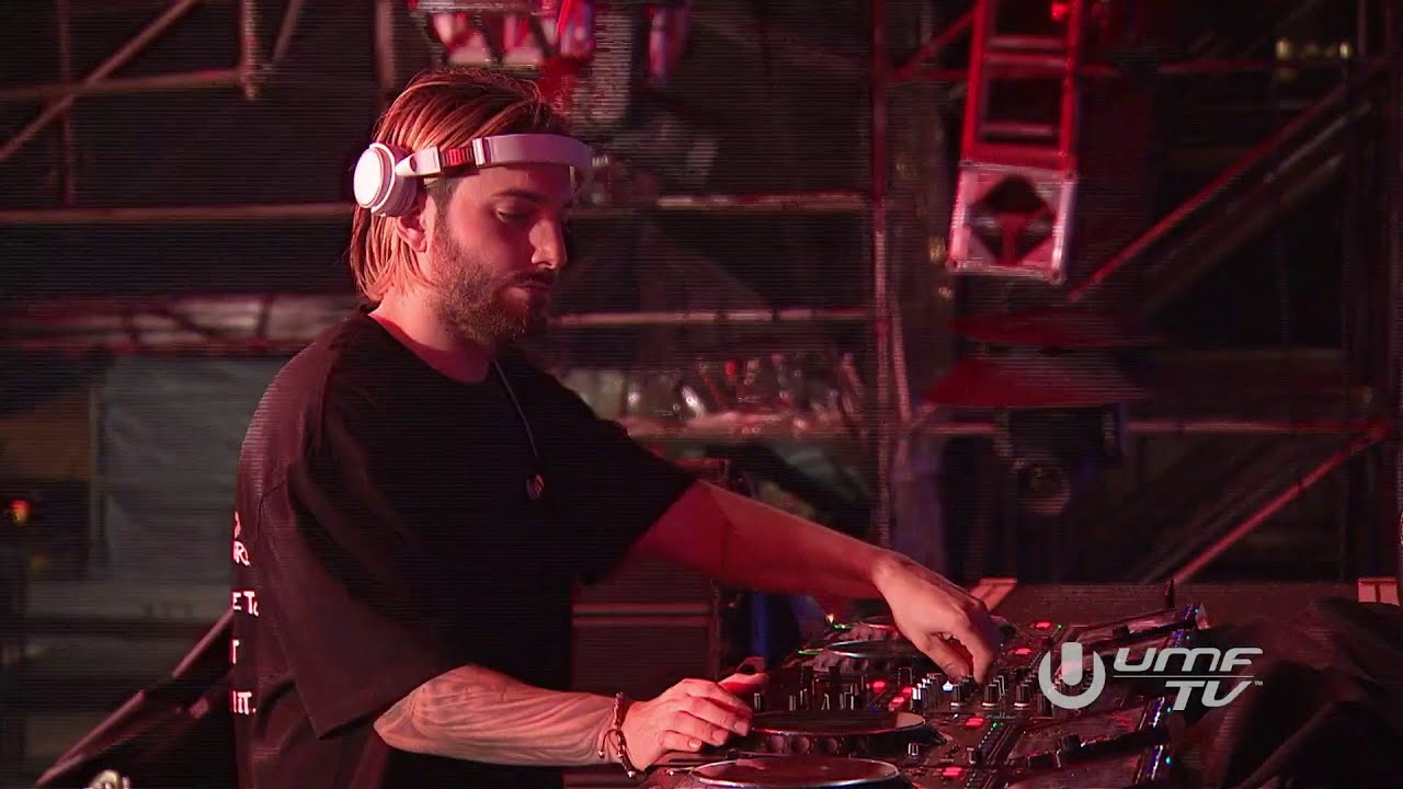 Alesso playing 'Losing Focus vs Levels' at Ultra Taiwan 2020