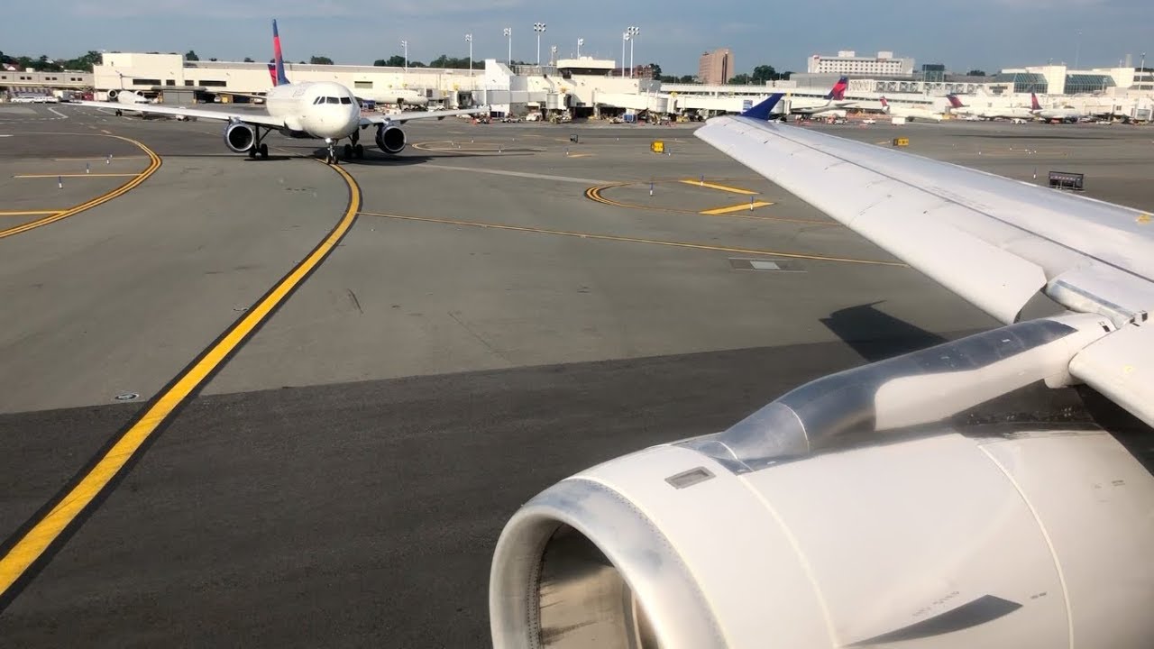 MUST HEAR BUZZ!! United A320 First Class Takeoff out of NY LaGuardia