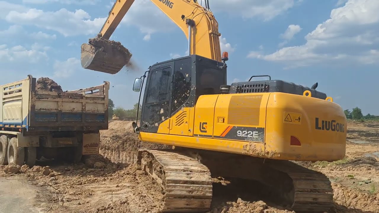 รีวิวรถขุด Liugong 922e บุ้งกี๋ใหญ่เร็วดีงานลอกอ่างเก็บน้ำฟูโซ่ตั้งรับ excavator and truck