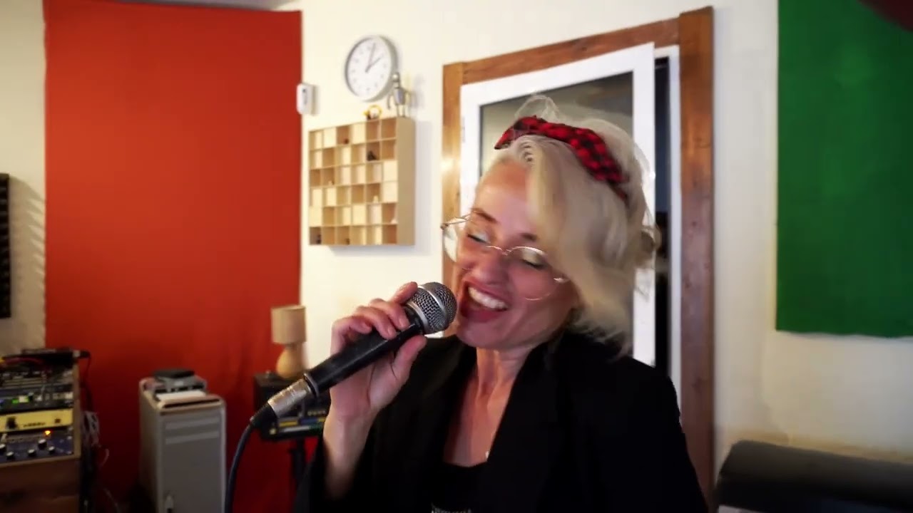 Jazzul Trio `As It Was´ Harry Styles Cover - Live Session at Marlee Records.