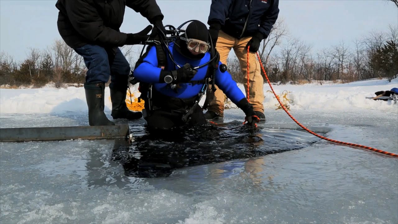 Ice scuba diving