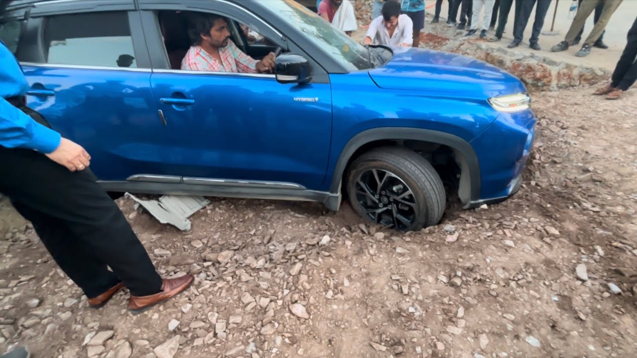 Grand Vitara फंस गई ‼️ देखो आगे क्या हुआ  #viral #video #car #carvideo #offroad #grandvitara 