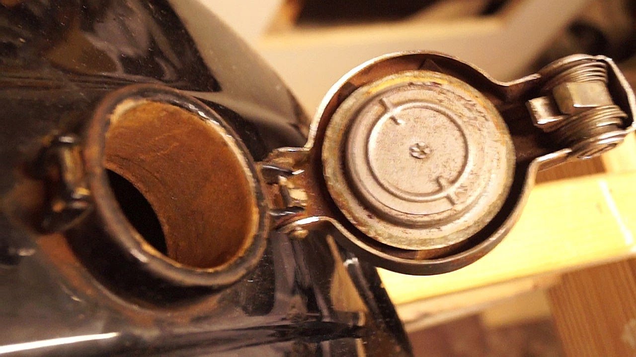 Motorrad Tank entrosten und versiegeln