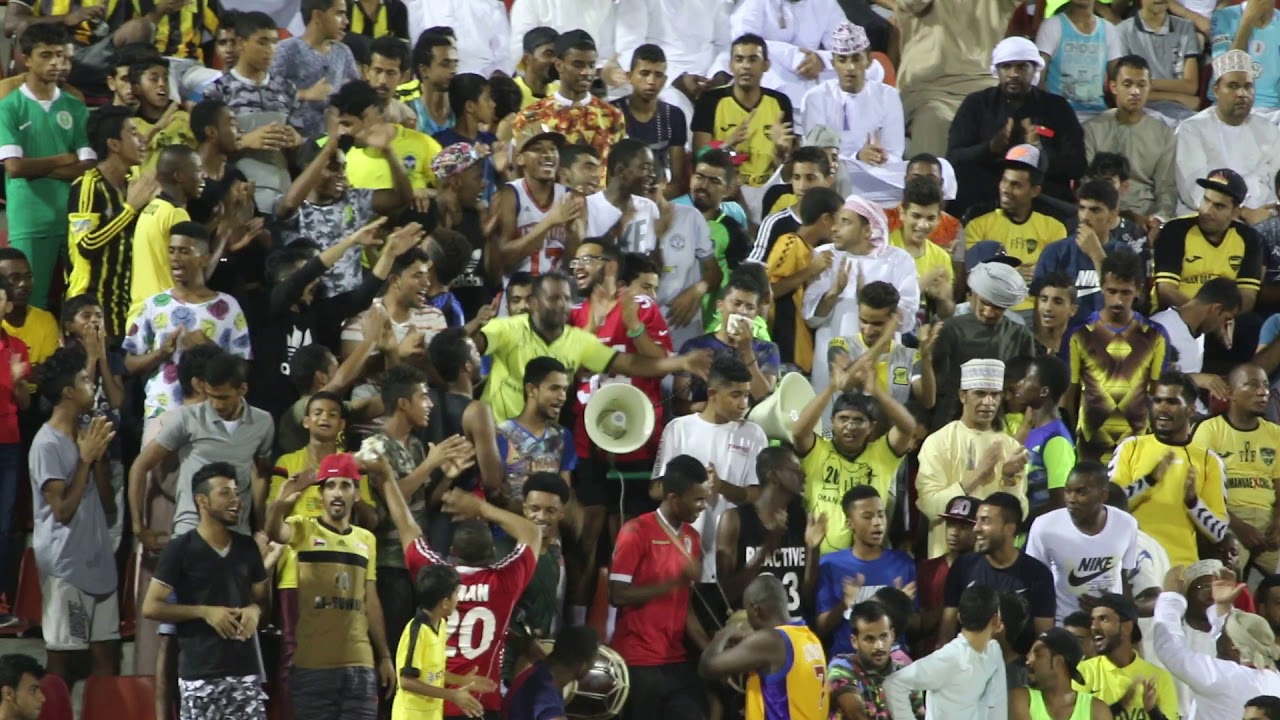 جمهور السويق في مباراة مرباط 2017/10/30