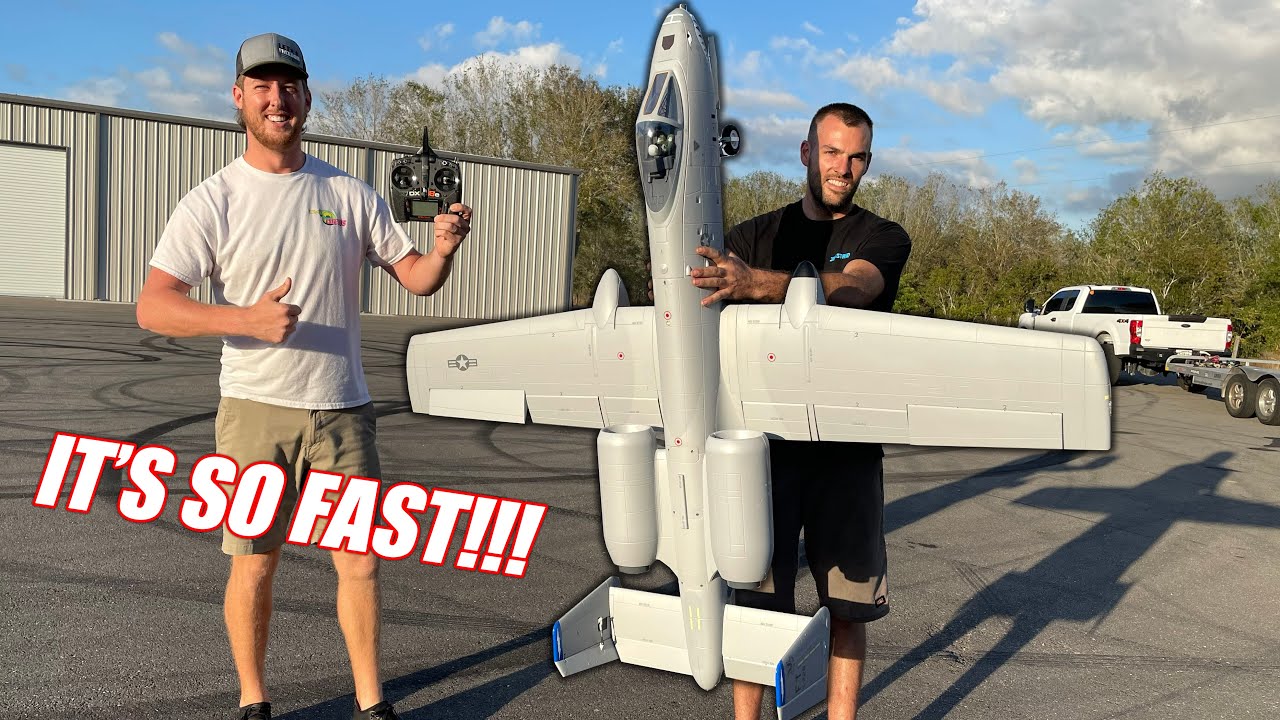 У нас есть ОГРОМНЫЙ A-10 Thunderbolt на замену нашему B-2!!! Два истребителя EDF, он КРИЧИТ!!!