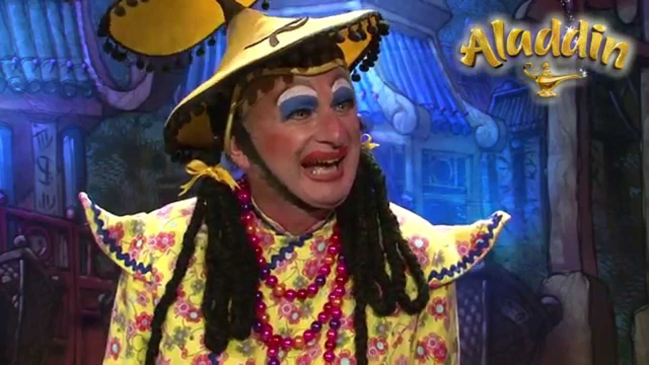 Aladdin Pantomime - Widow Twankey (Rob Rawles) Interview