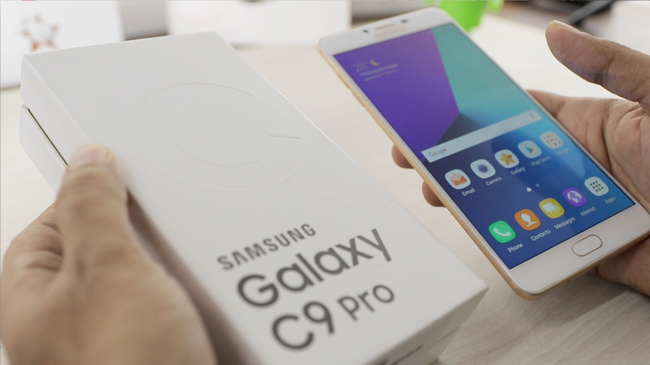 Samsung Galaxy C9 Pro Unboxing & Overview (Indian Unit)