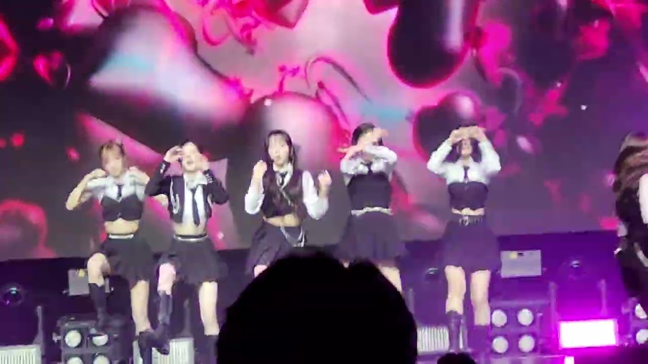 tripleS in Vancouver - Lit Pop