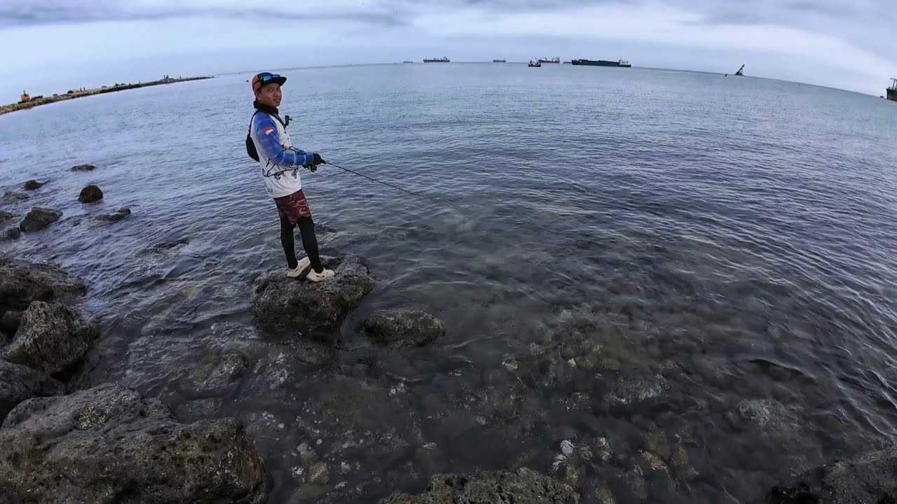 Casting di Pinggir Laut Dapat Ikan Mbelo.
