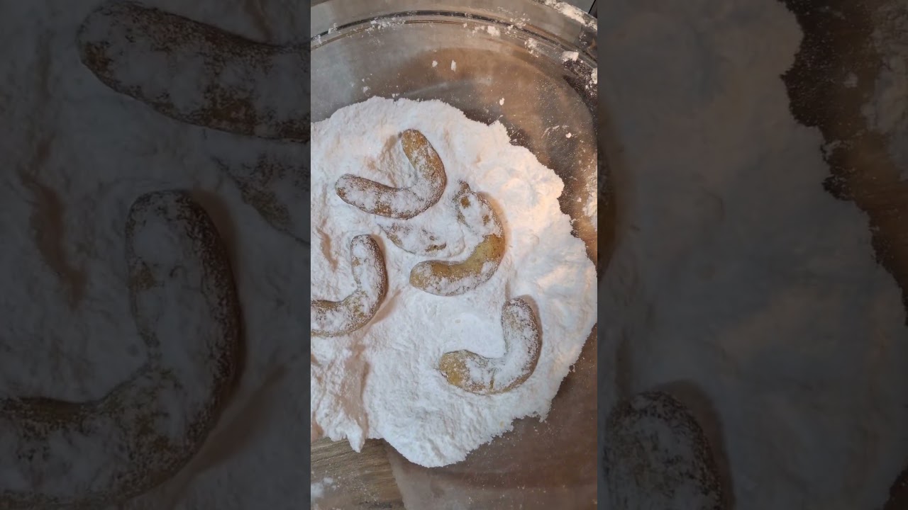 Cornulete cu nuca! #pentrutine#christmas#nuci#fursecuri#pl&auml;tzchen#christmascookies