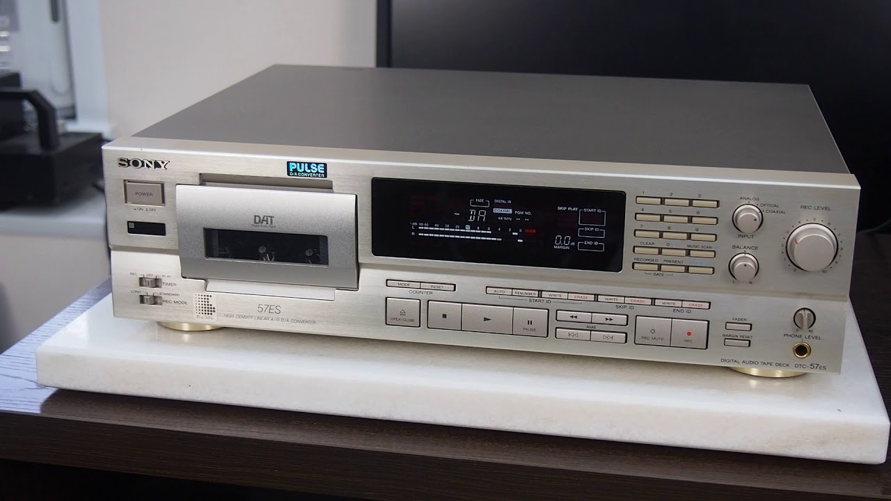 SONY DTC-57ES ￥88,000(1991年発売)