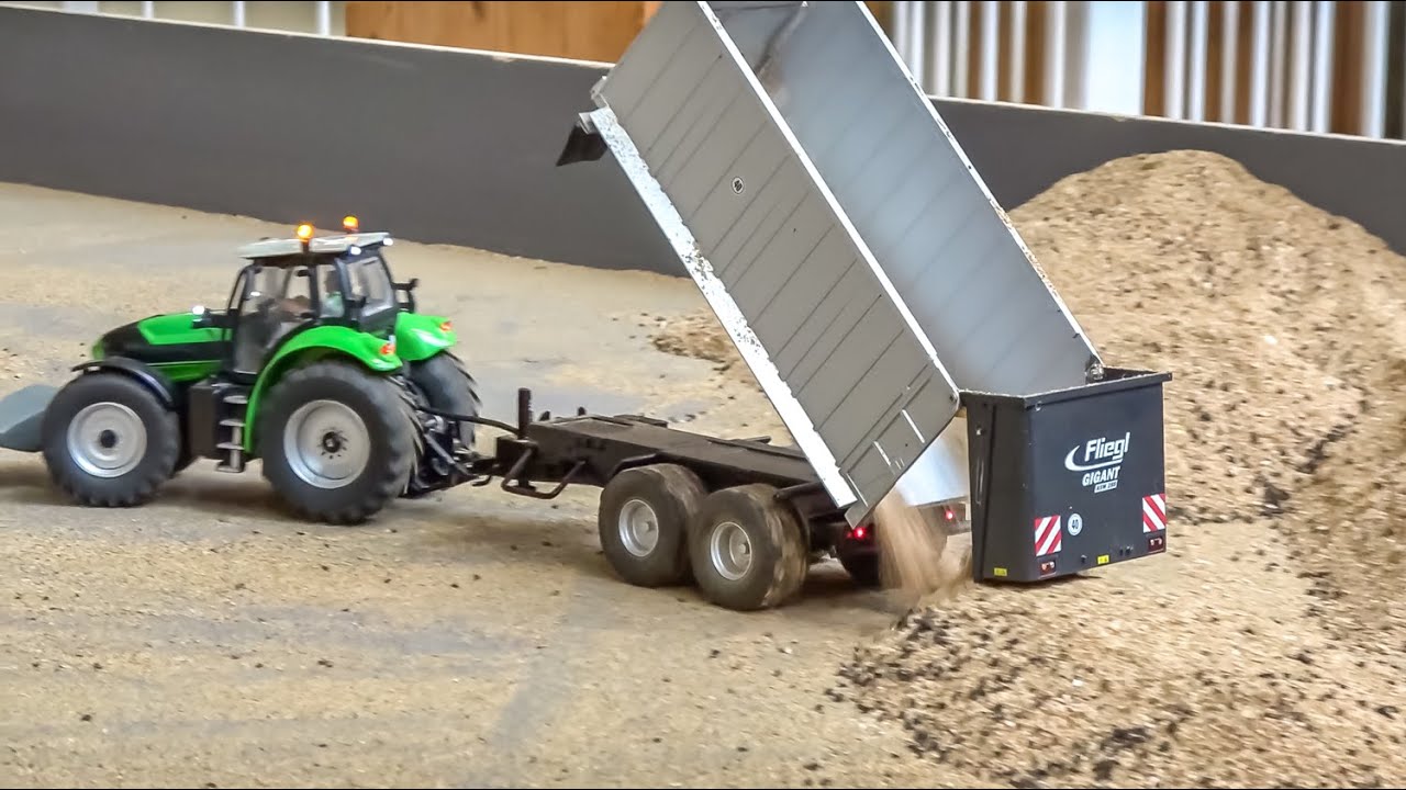 STUNNING RC FARMING! MODIFIED RC TRACTORS IN 1:32 SCALE!