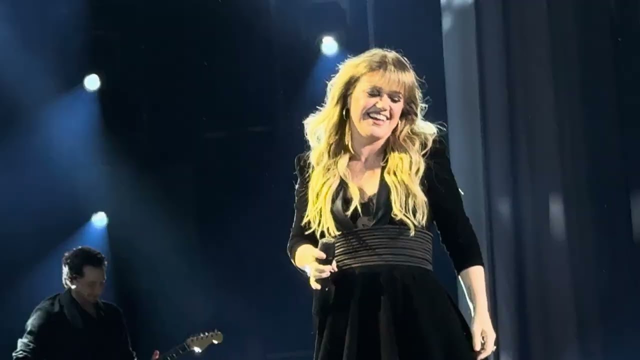 Kelly Clarkson performs Favorite Kind Of High at The Chemistry Vegas Residency on 2/9/24.
