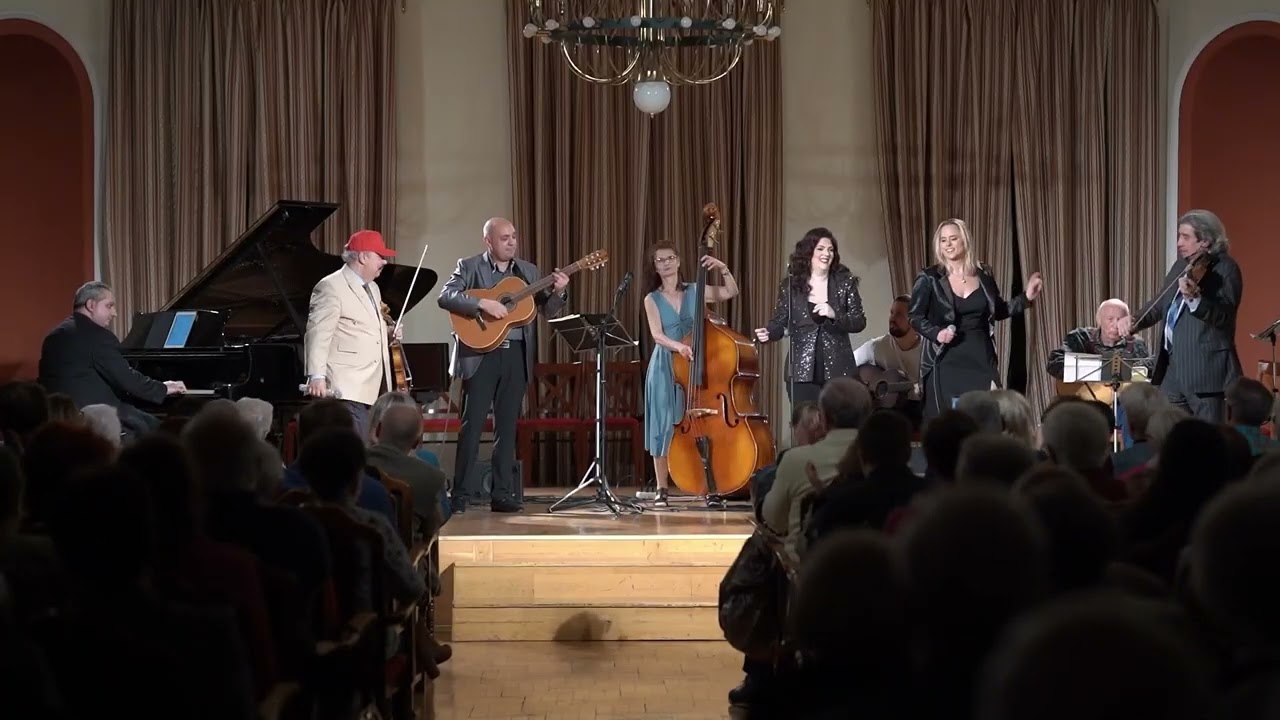Tarján Zsófi & Myriam Lakatos & Roby Lakatos - Autumn Leaves