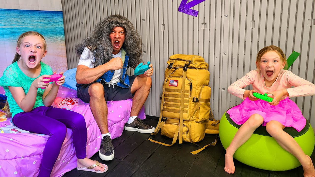 You Lose, You Leave the Tiny House Challenge with Homeless Man!!!