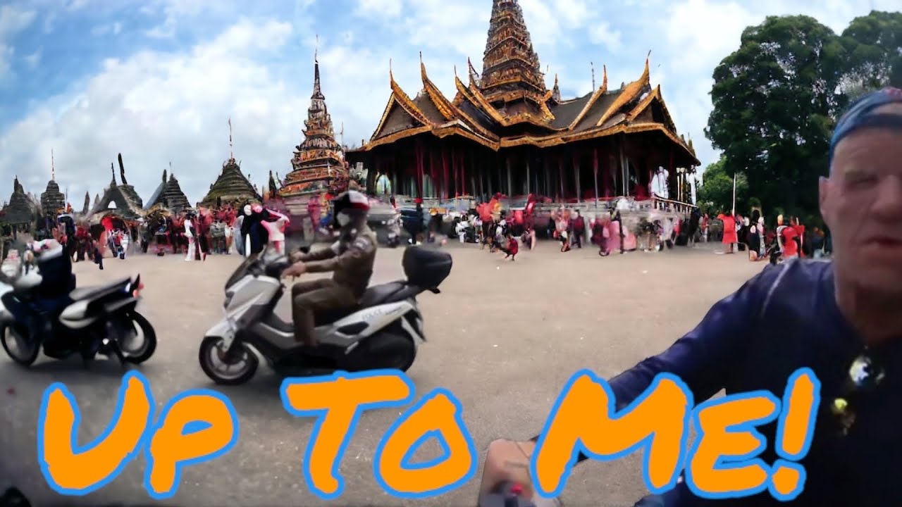 Elderly Man In Pattaya Almost In Trouble #prank  #pattaya