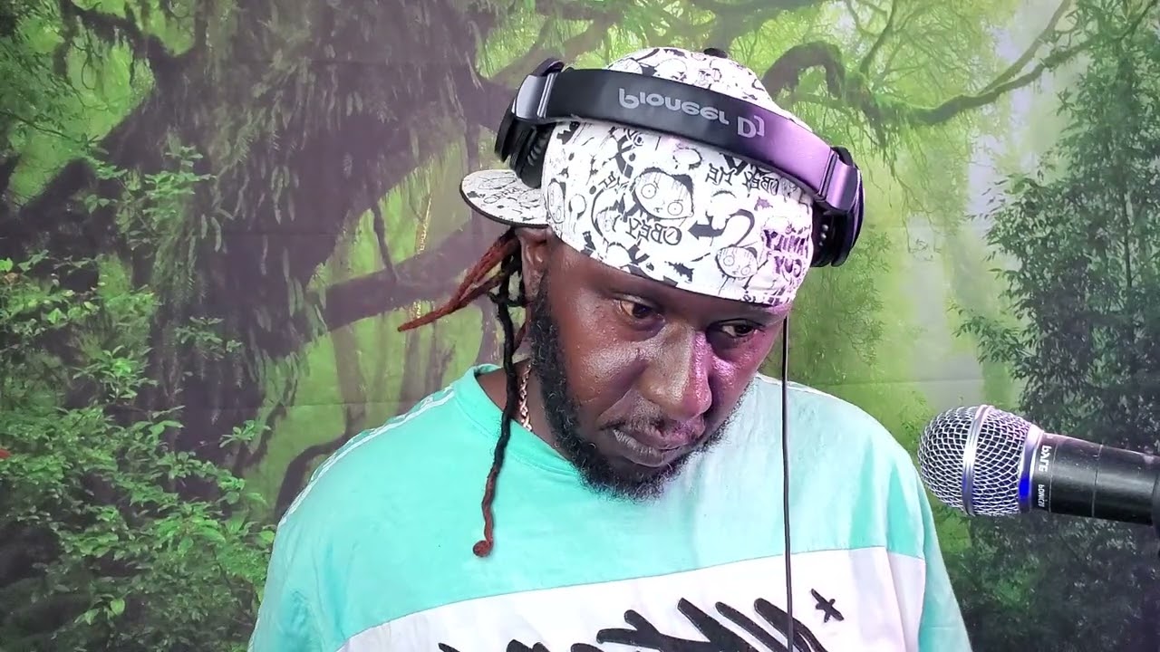 RAS ANTOH / BUSQUESTS ROOTS REGGAE COMBINATION