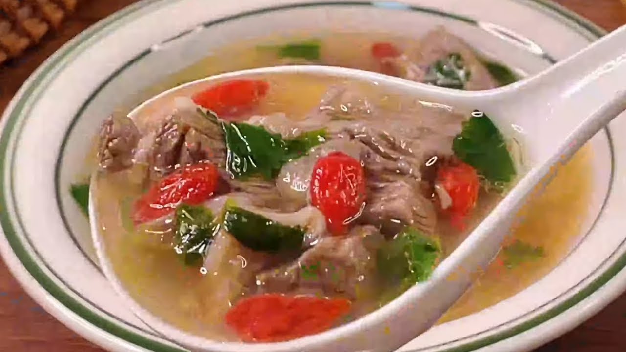 炖牛肉的时候，一定要牢记三放两不放的诀窍，这样炖出来汤鲜味美