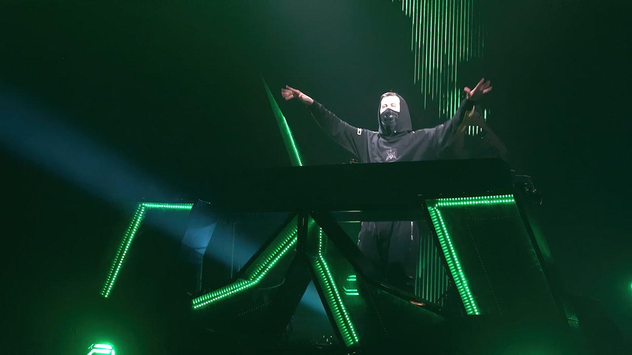 Alan Walker - Ritual (old version | Julie Bergan) live at Milan (4K)