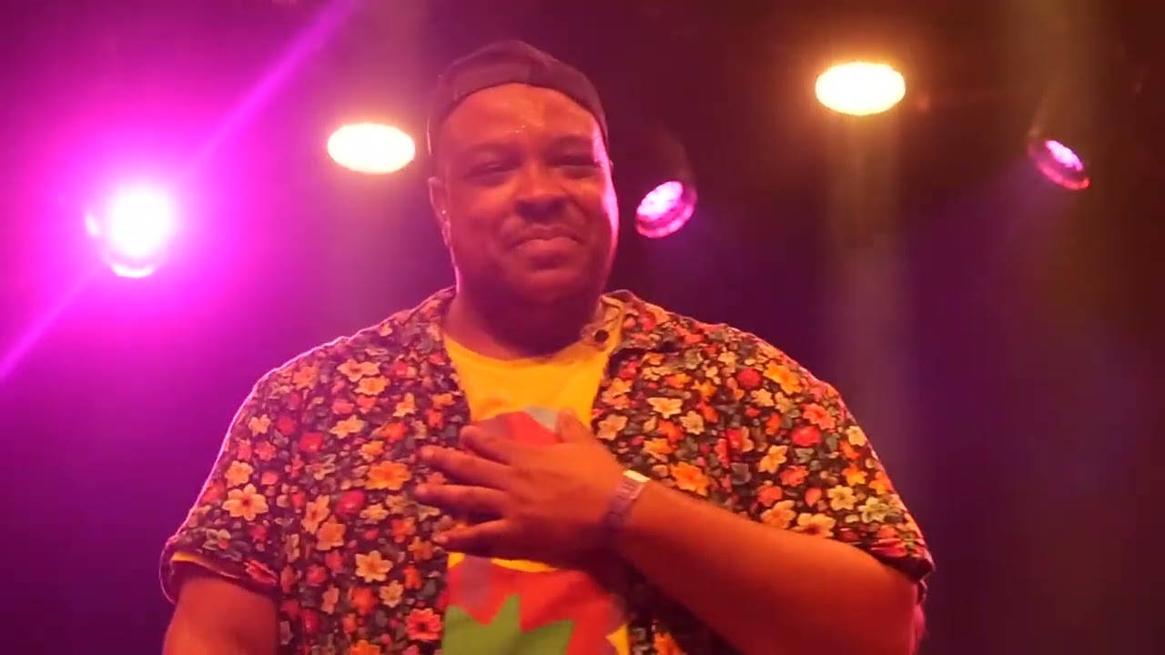 Monobloco - Vamos fugir / Is this love - Amsterdam 2024