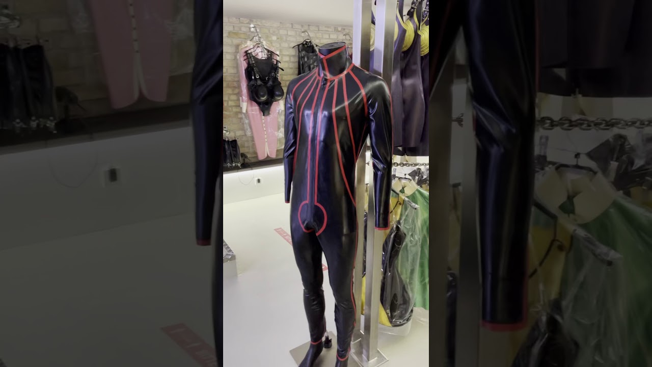 Demask Woman Latex Fashion Berlin