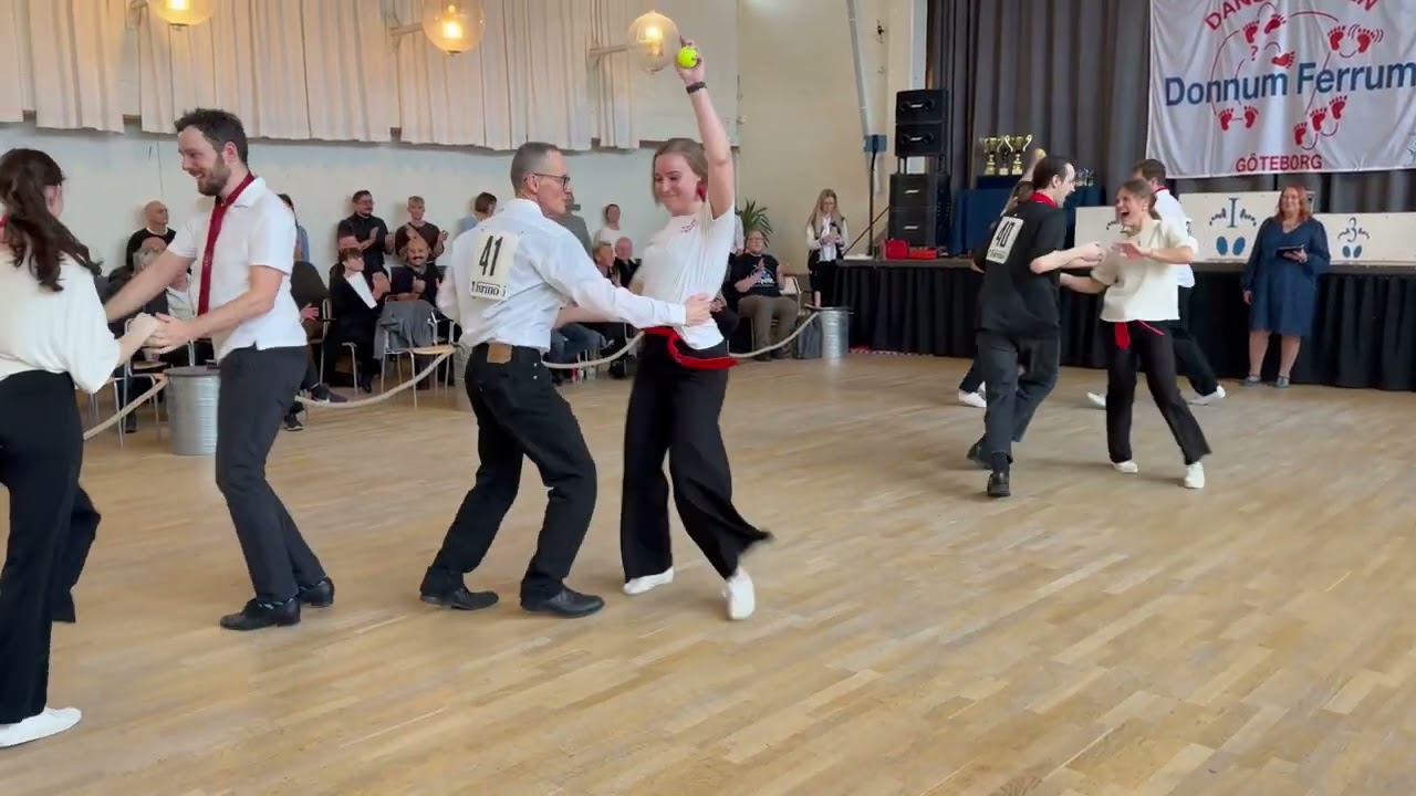 Jippotävling med boll