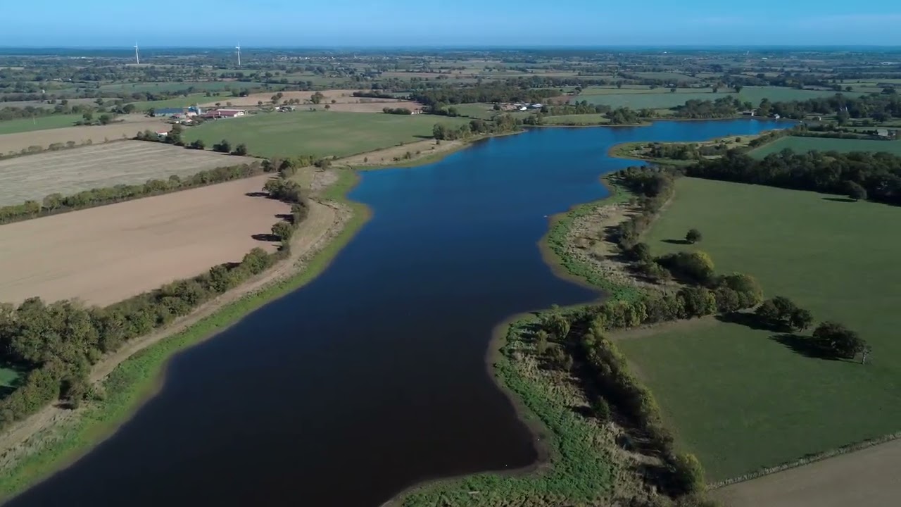 l'ETANG DE BEAUREPAIRE CLERE SUR LAYON 49