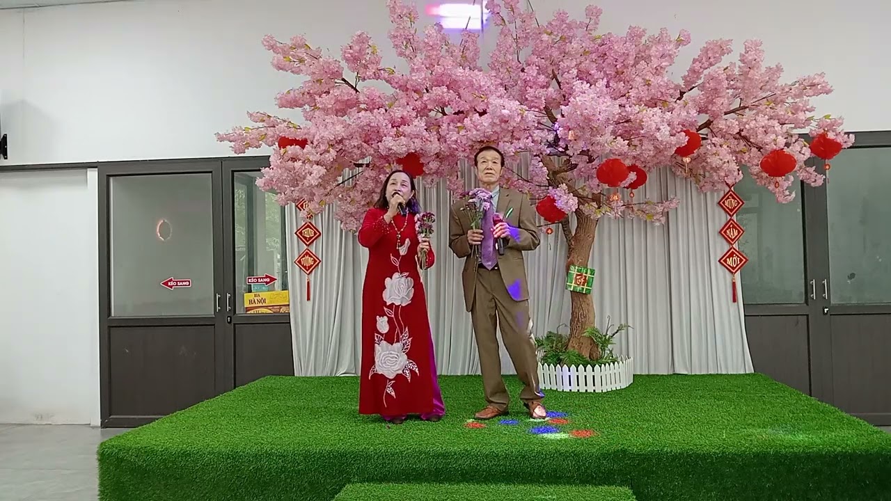 Câu lạc bộ yêu ca hát xuân hòa khai xuân 